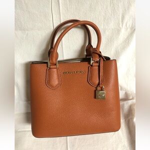 NWT MICHAEL KORS ADELE LEATHER MESSENGER CROSSBODY SATCHEL PERSM/DKKHKI